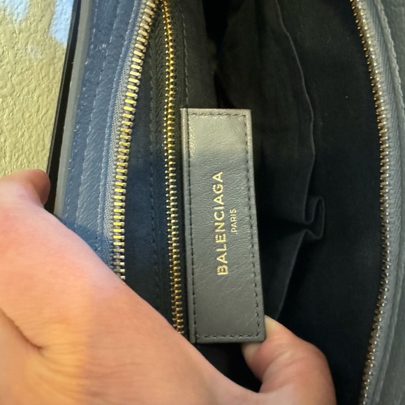 CONSIGNED Balenciaga City Bag Small - Picture 3 of 12